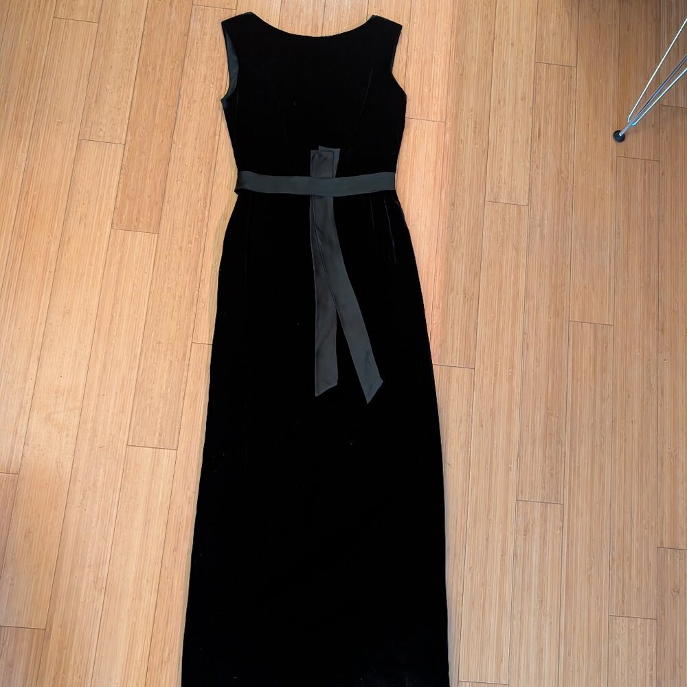 1950s/60s vintage black velvet gown - Picture 6 of 11